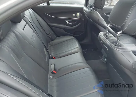 2019 Mercedes-Benz E 300 4Matic z USA, uszkodzony, nr VIN WDDZF4KB8KA561402